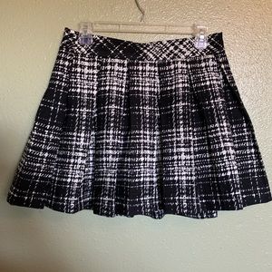 Patterned mini skater skirt